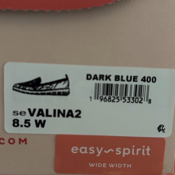 NIB Valina Shoe, Navy Size 8.5 W - Picture 6 of 6
